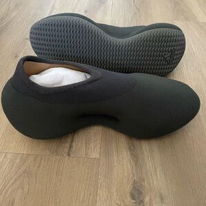Adidas Yeezy Knit Runner Stone Onyx Size 10.5